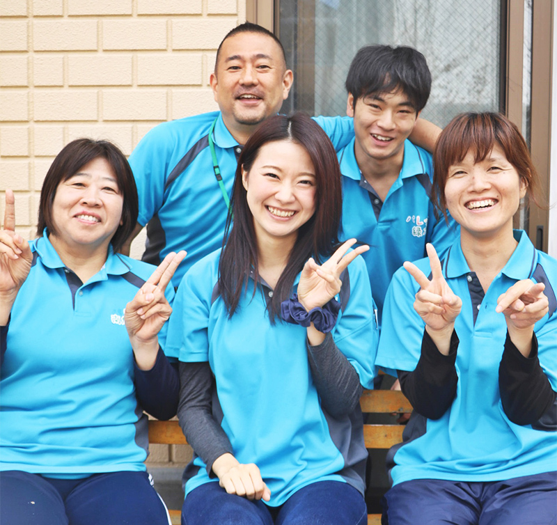 パレット南加賀屋 スタッフ集合写真|社会医療法人三宝会 南港病院グループ「子ども事業部」